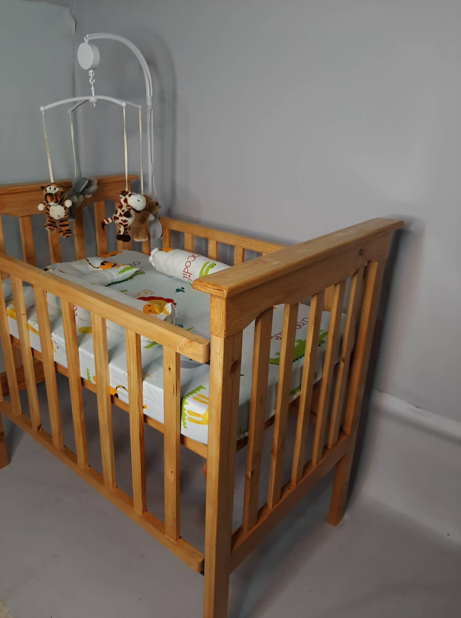 Wooden crib cheap