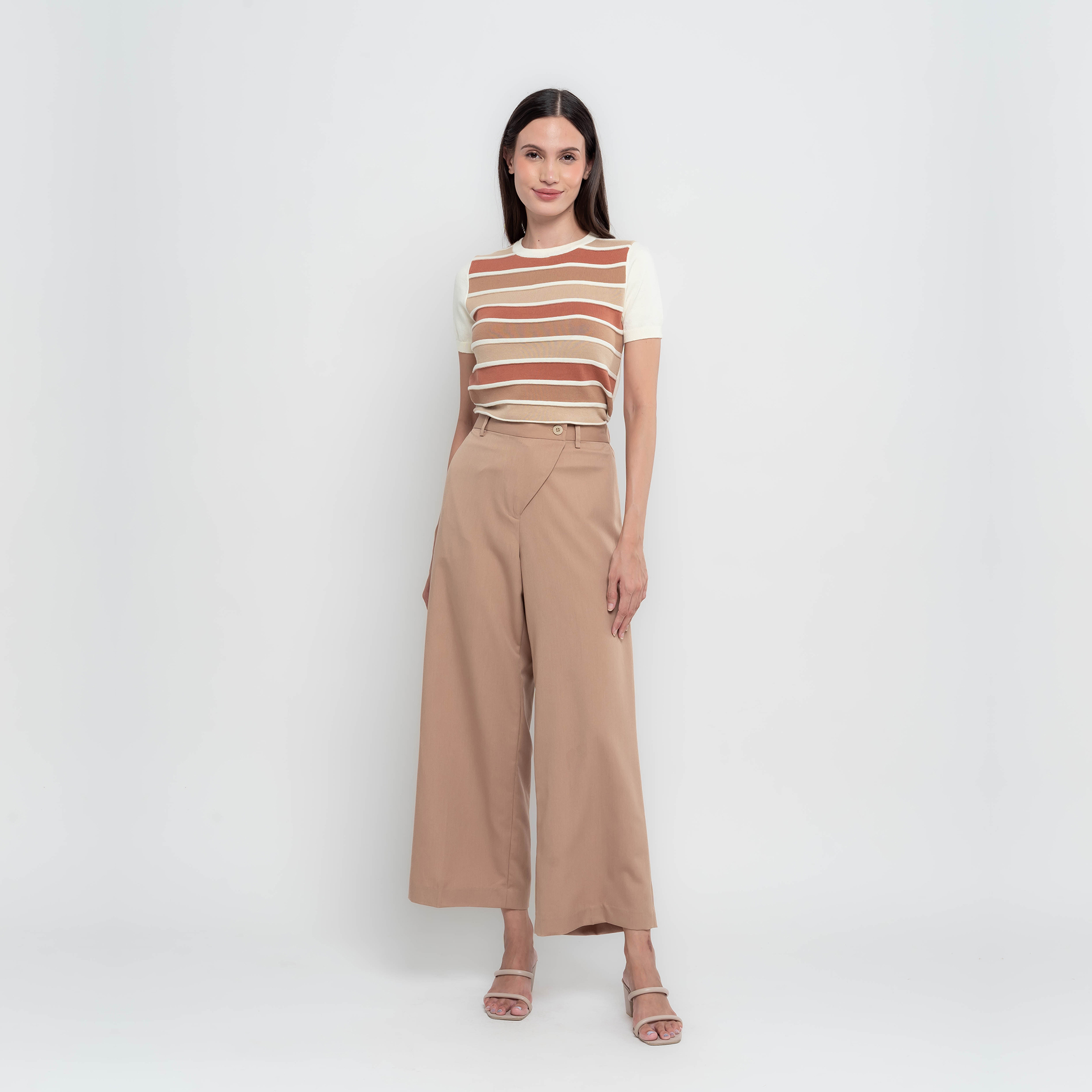 Casual Capri Pants With Pleated Tab Detail