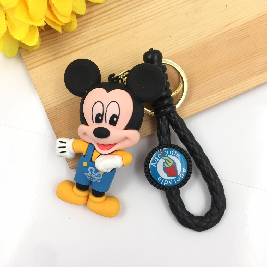2022 Disney Florida Souvenir Keychain with Mickey and Friends, Features  Pluto, Donald Duck, Daisy, Minnie Mouse, and Goofy, Favorite Character Key  Ring Accessories, 4.25 Inches at  Men's Clothing store