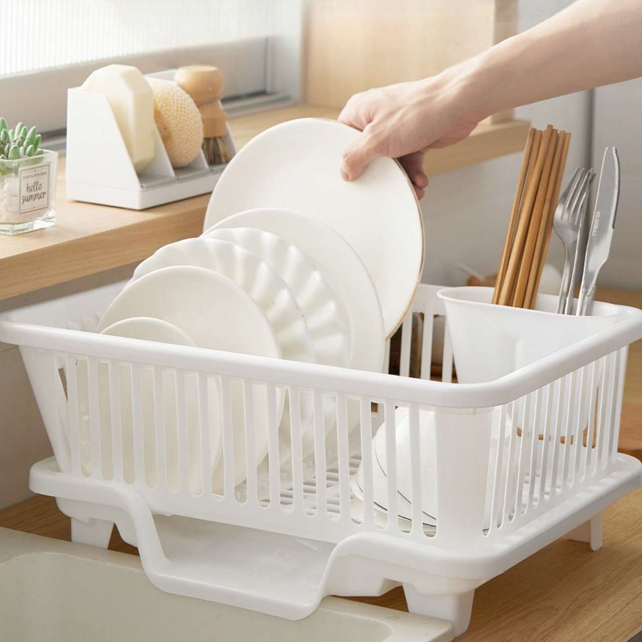 JO Plastic Dish Drying Rack With Drainboard Basket For Dinnerware