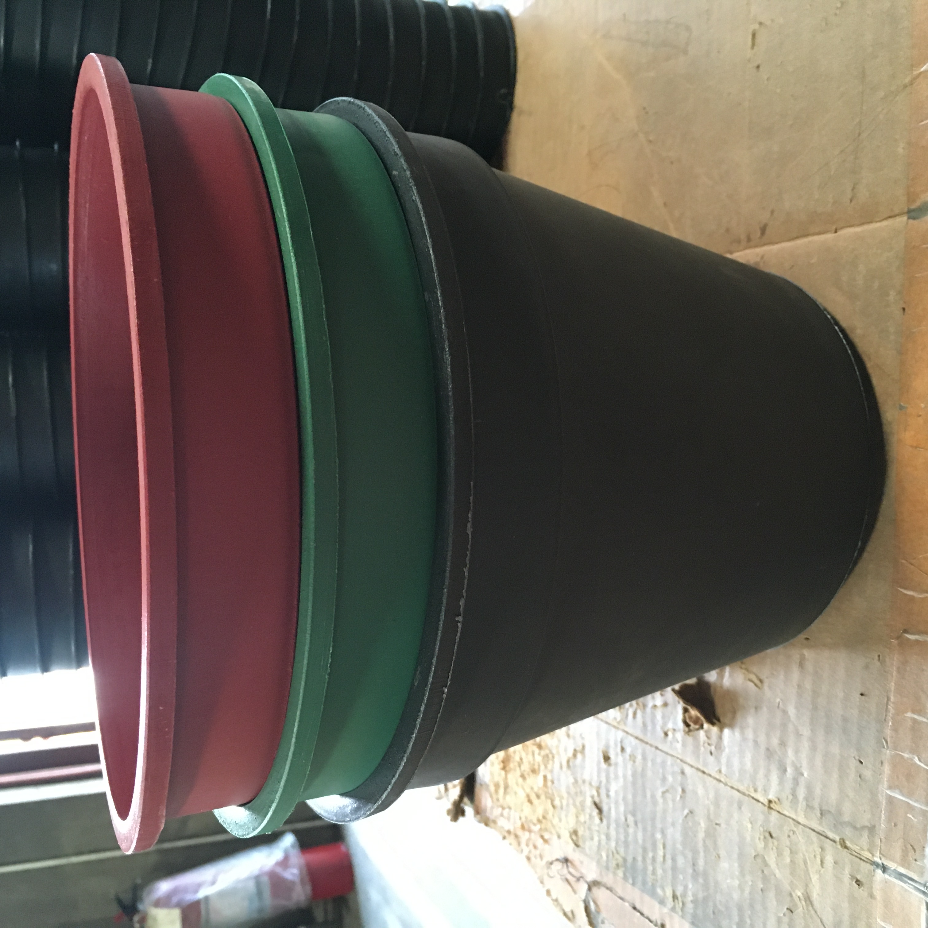 9 1/2 x 7 1/2 INCHES LARGE POTS/PLANT POTS/MINIMALIST POT/LALAGYAN NG