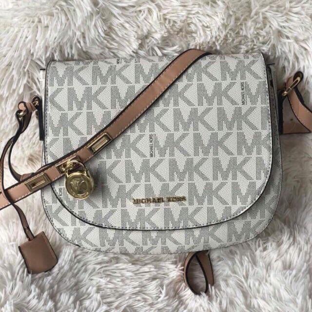 michael kors bag with lock and key