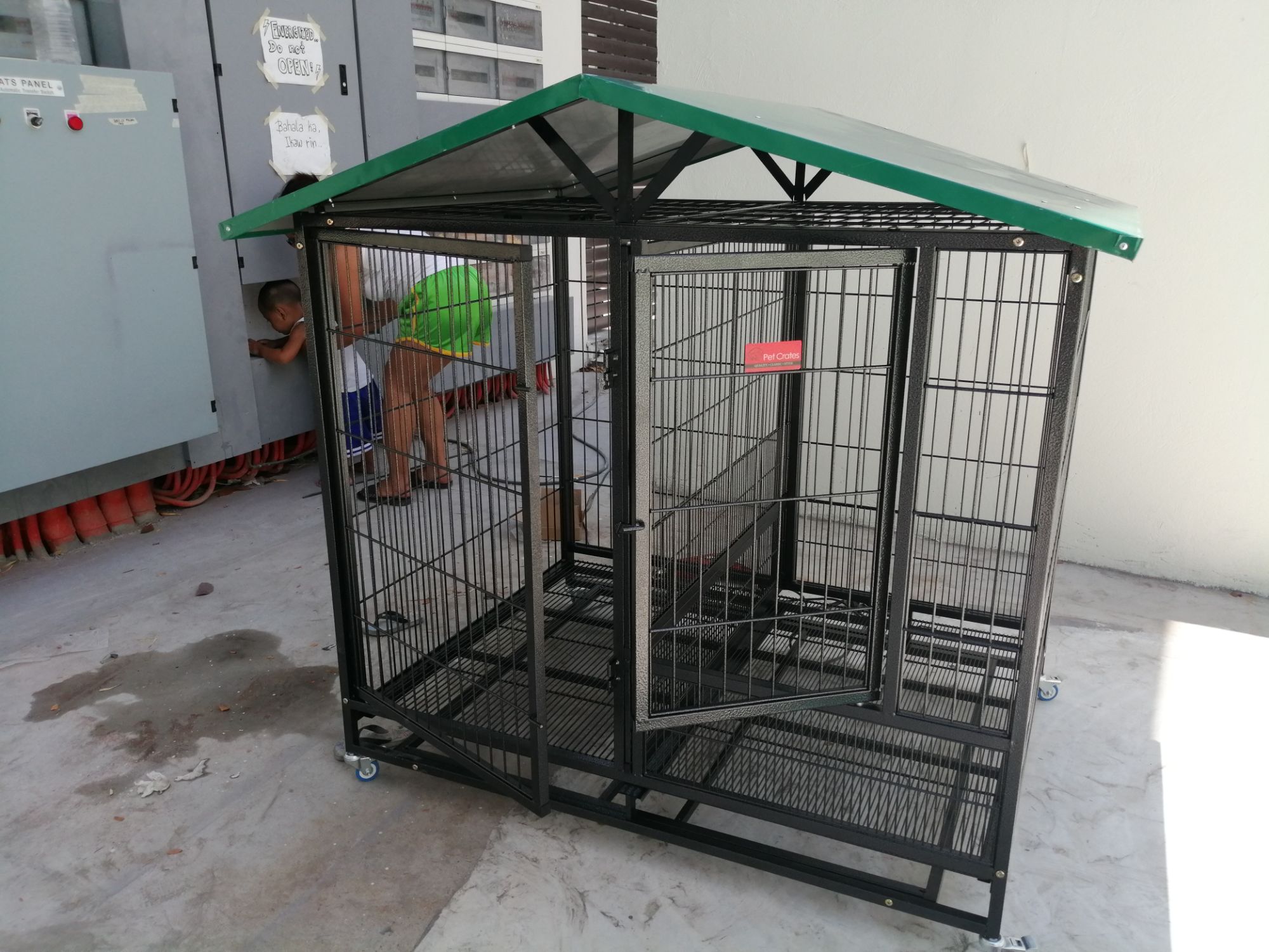 Dog hotsell cage roof