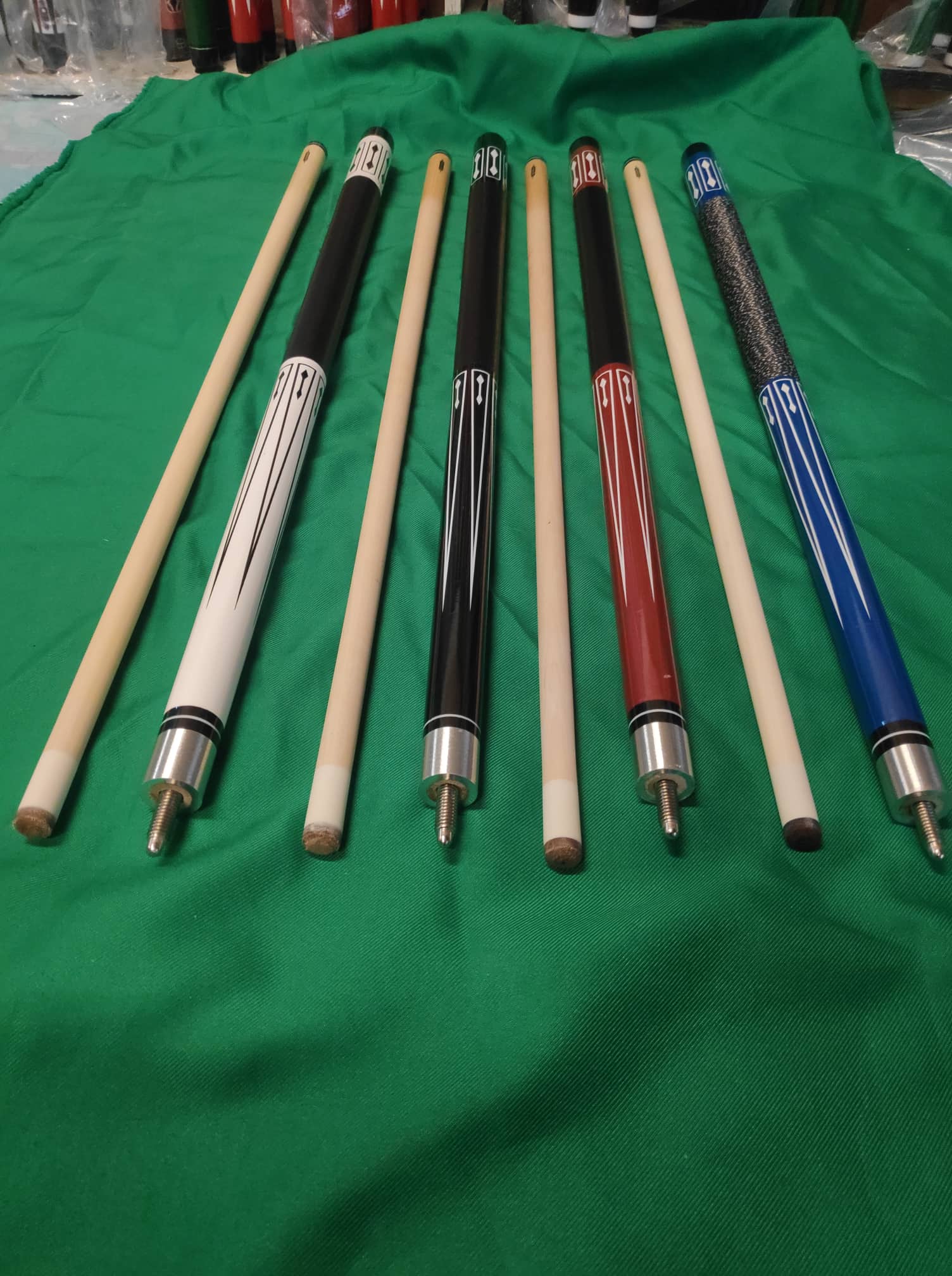 Robson Billiard Cue Stick (Random Design) / Tako para sa lamesa ng bilyaran / Billiards