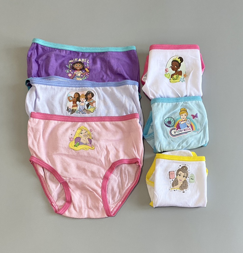 6/12pcs White Cartoon Characters Panty for Baby girls Sizes will fit from 2  years old toddler to 8 yr old girl Kids Undies Panty Underwear