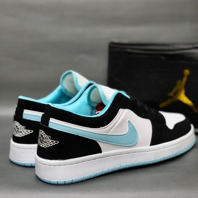 Vans Sneakers For Men Fashion Shoes Sports Shoes Best Seller On Sale Flash Sale Guranteed High Quality Made In Vietnam Affordable Price Best Buy Best Price Original Quality Walking Shoes Running Shoes