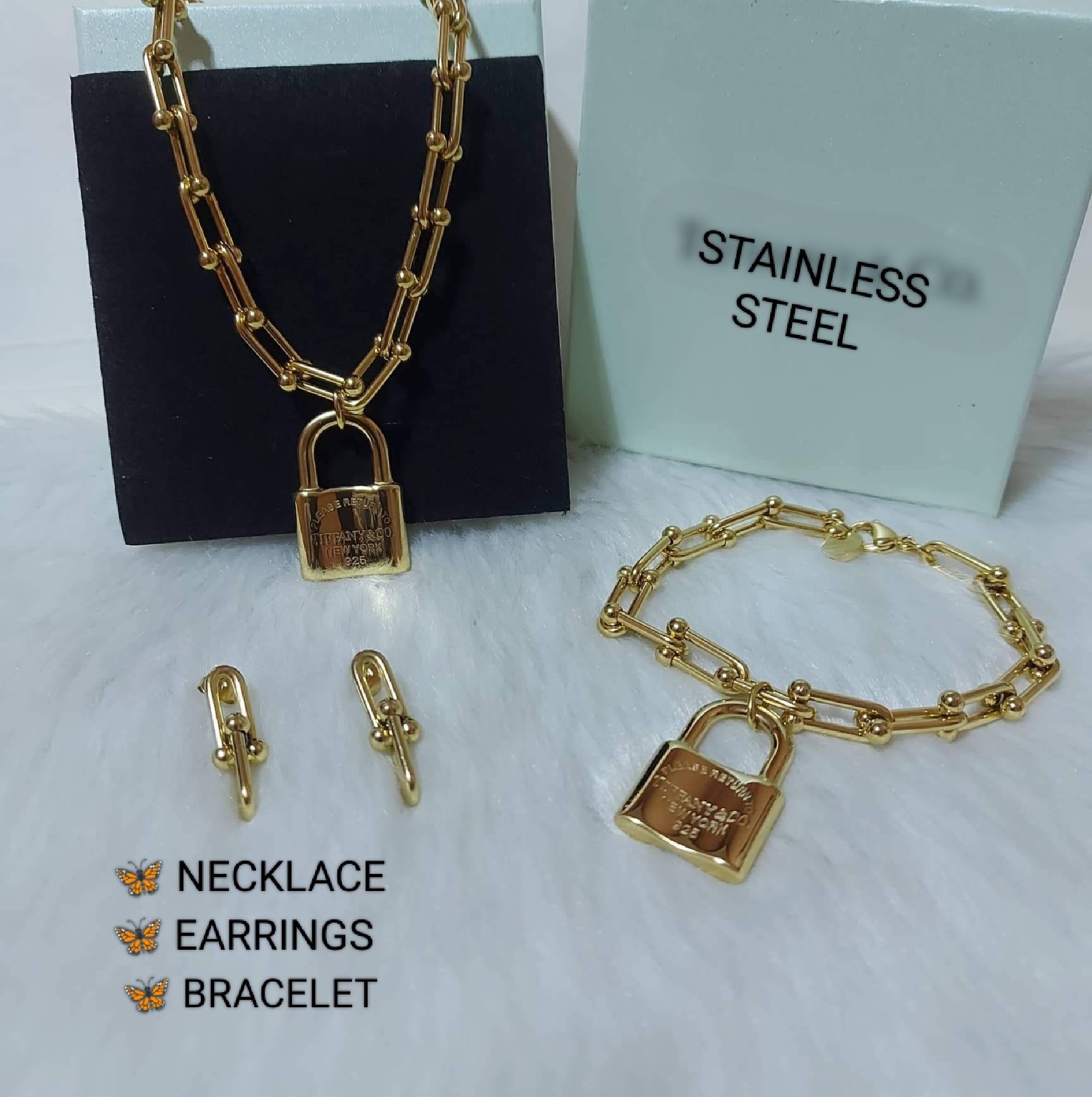 BNIB LV 3 in 1 Necklace (ring removable), Women's Fashion, Jewelry &  Organisers, Necklaces on Carousell