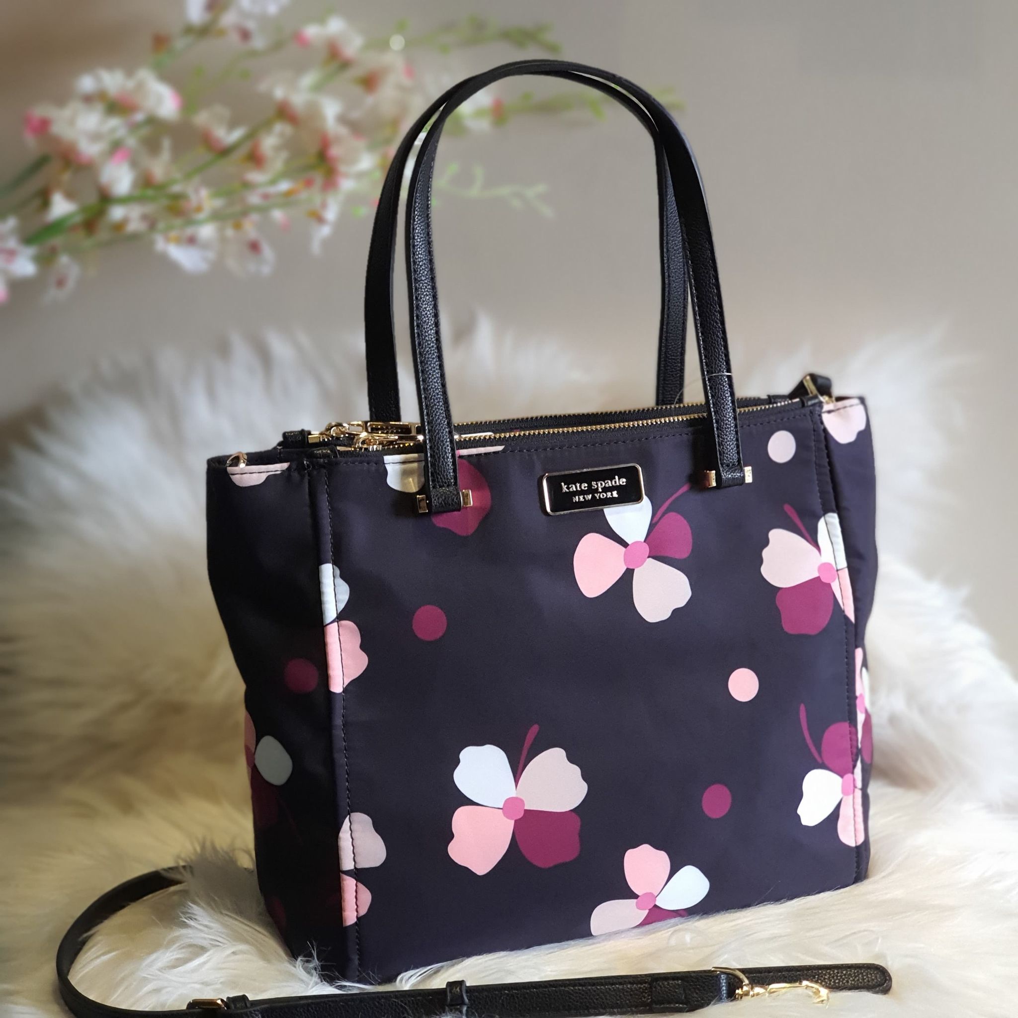 Limited Edition Kate Spade Tote Bag Classic Dawn Satchel Daisy Flower Print  Two Zip and Tab Closure Nylon - Black Medium | Lazada PH
