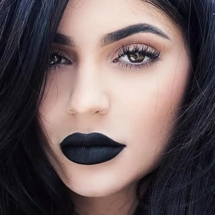 black matte lipstick