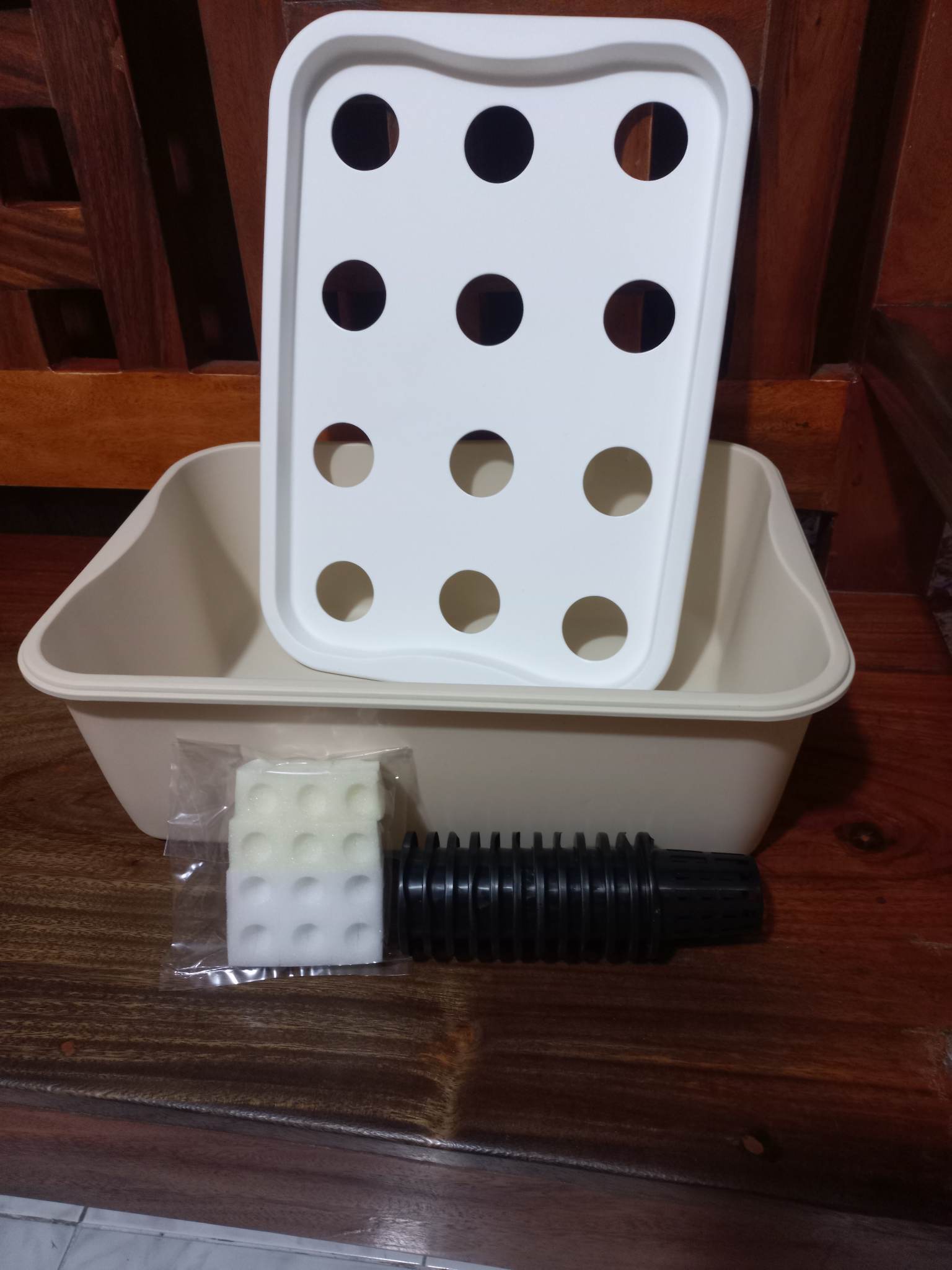 5sets per pack Plant Box 12 holes with Net pots, Free Horticultural