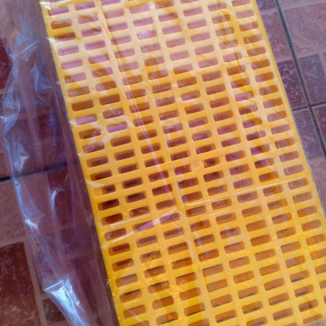 Dog Matting 5 pcs HDPE Interlocking Plastic Matting STANDARD , Dog