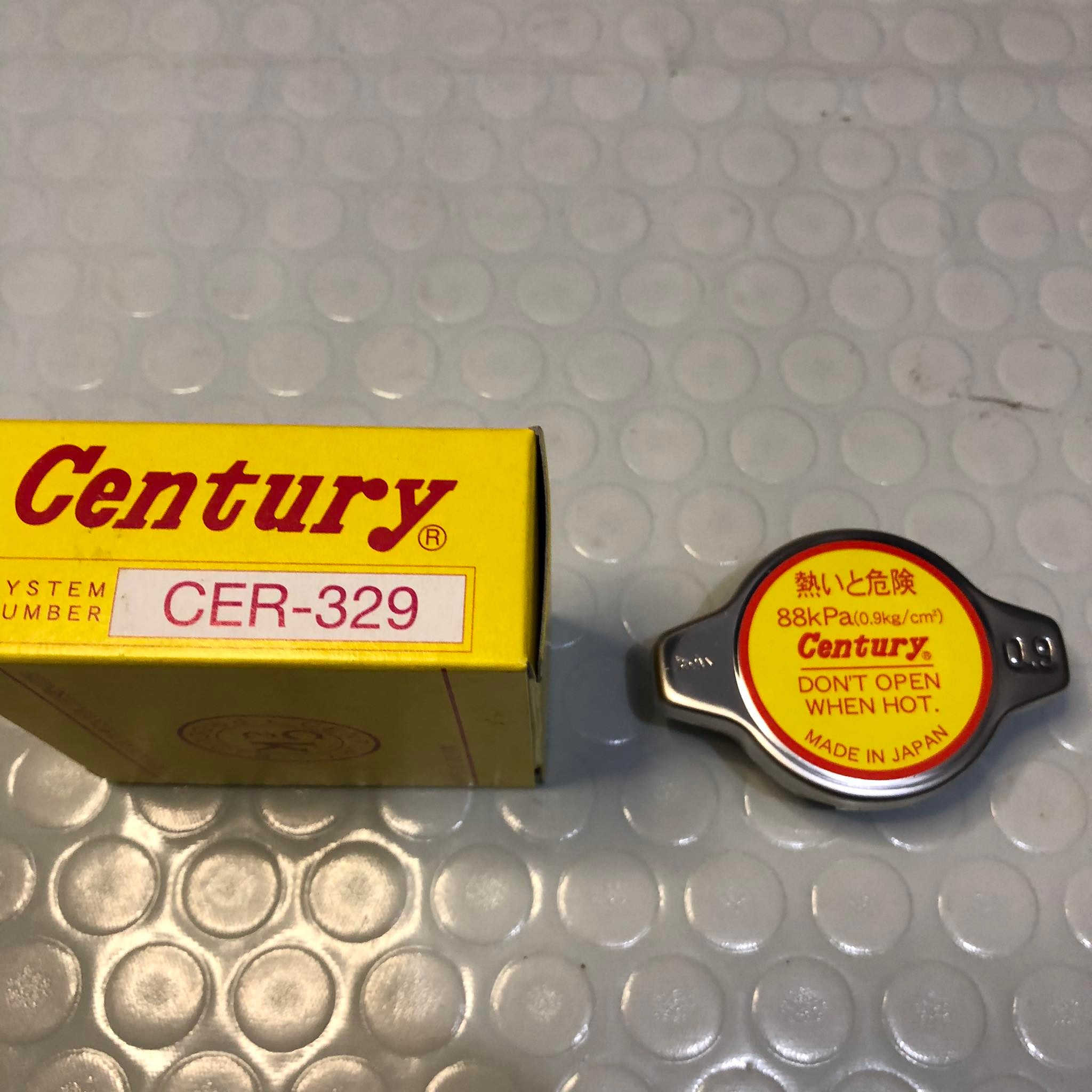 CENTURY RADIATOR CAP CER329 0.9 Kgf/cm (88kkPa) MADE IN JAPAN Lazada PH