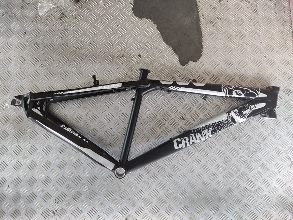 Crank bike shop frame