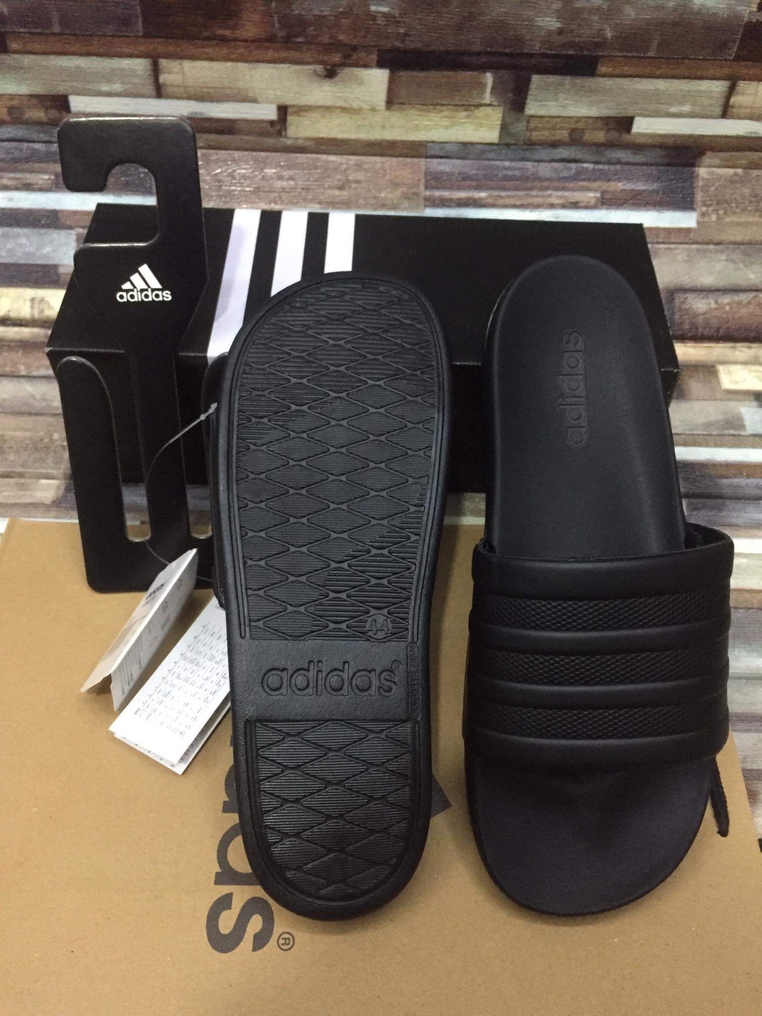 adidas adilette comfort slides all black