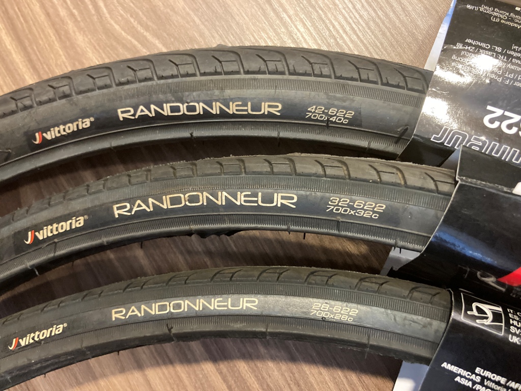 Vittoria best sale randonneur 700x28c