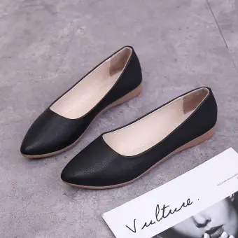 black flat loafer shoes