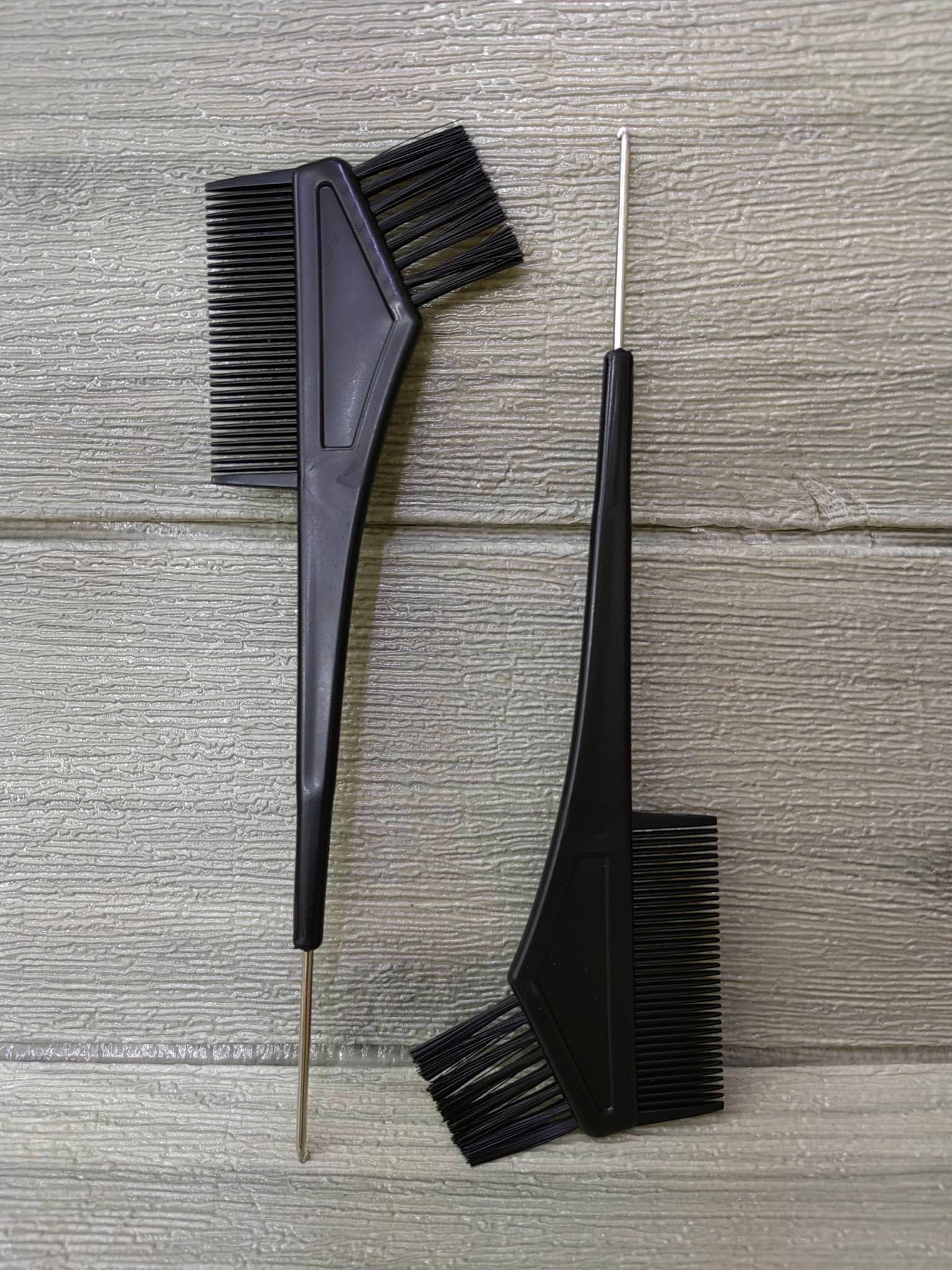 Hair Dye Applicator Brush With Comb And stainless Hook 3in1 (Black) 1pc