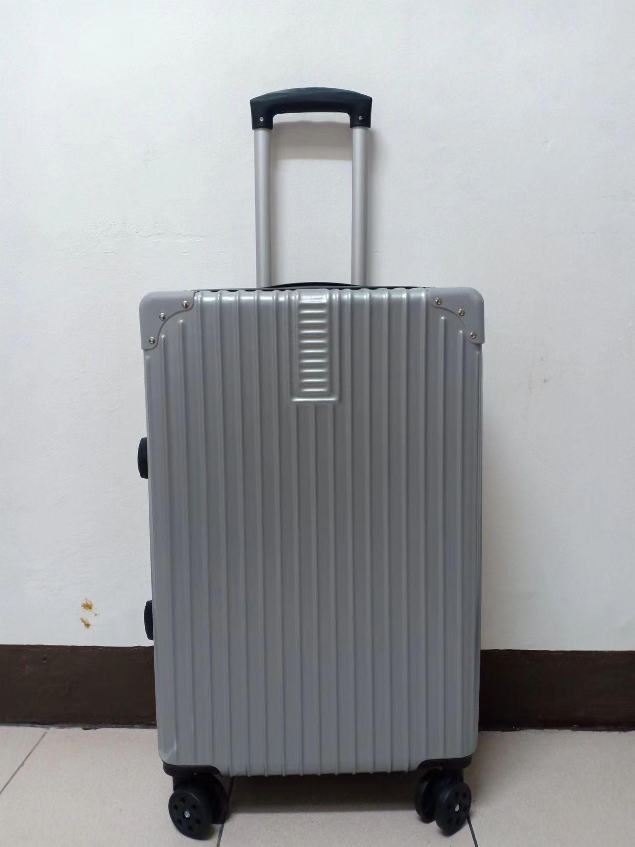 24 inch suitcase with swivel wheel lightweight ABS+PC suitcase