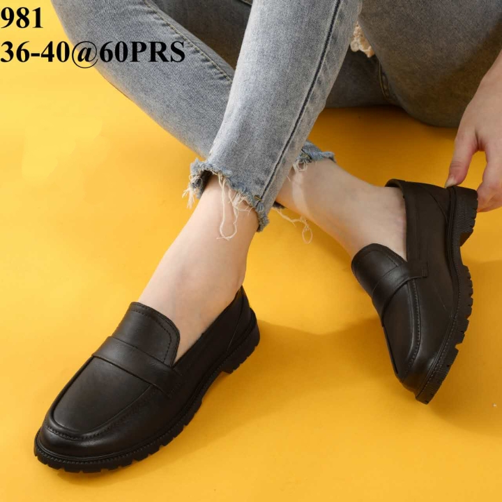 981 New fashion black shoes [goma] Lazada PH
