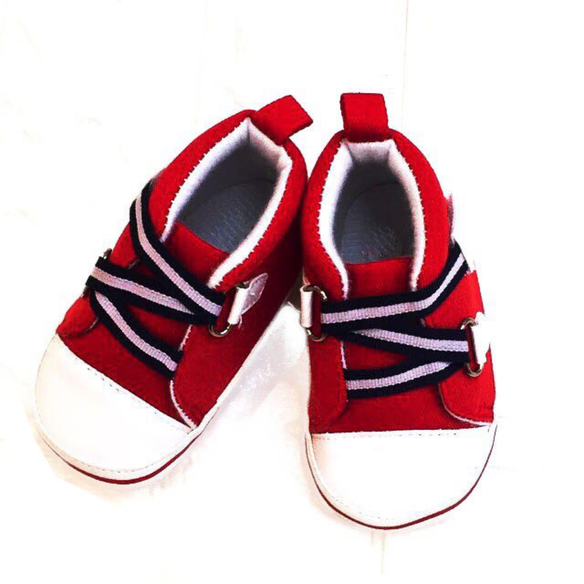newborn baby chucks