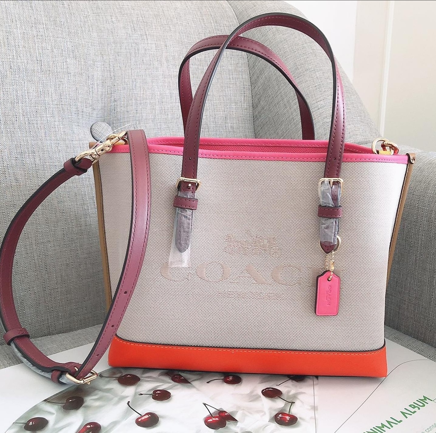 Coach C4085 Mollie Tote 25 in Colorblock NATURAL/MANGO Multi