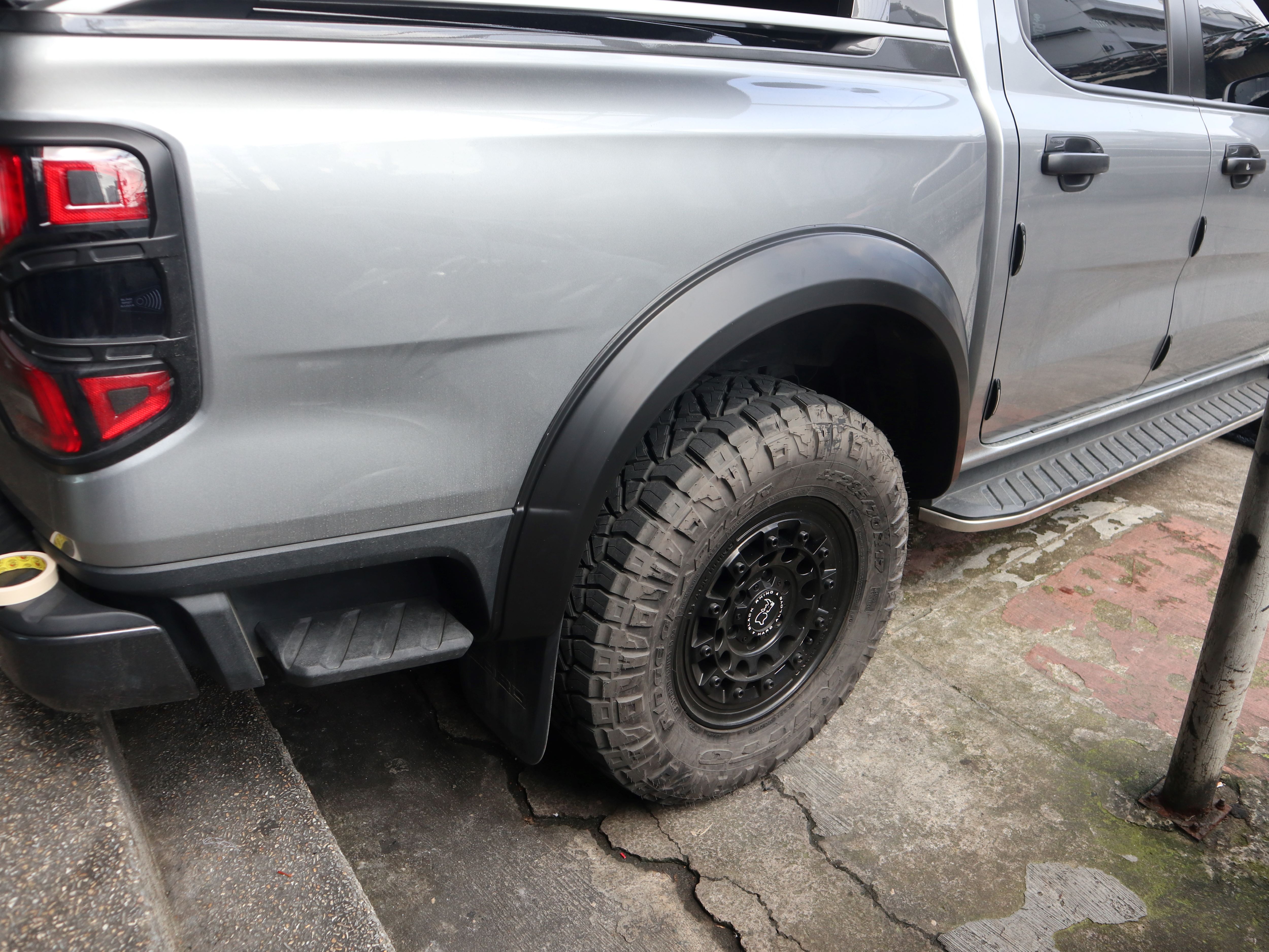 Ford Ranger 2023 OEM Fender flare Lazada PH