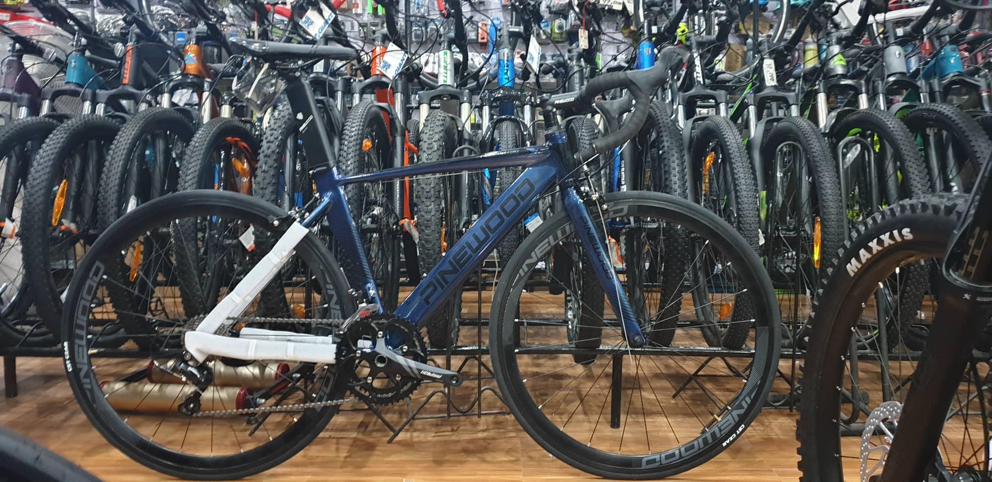 Pinewood road bike carbon sale