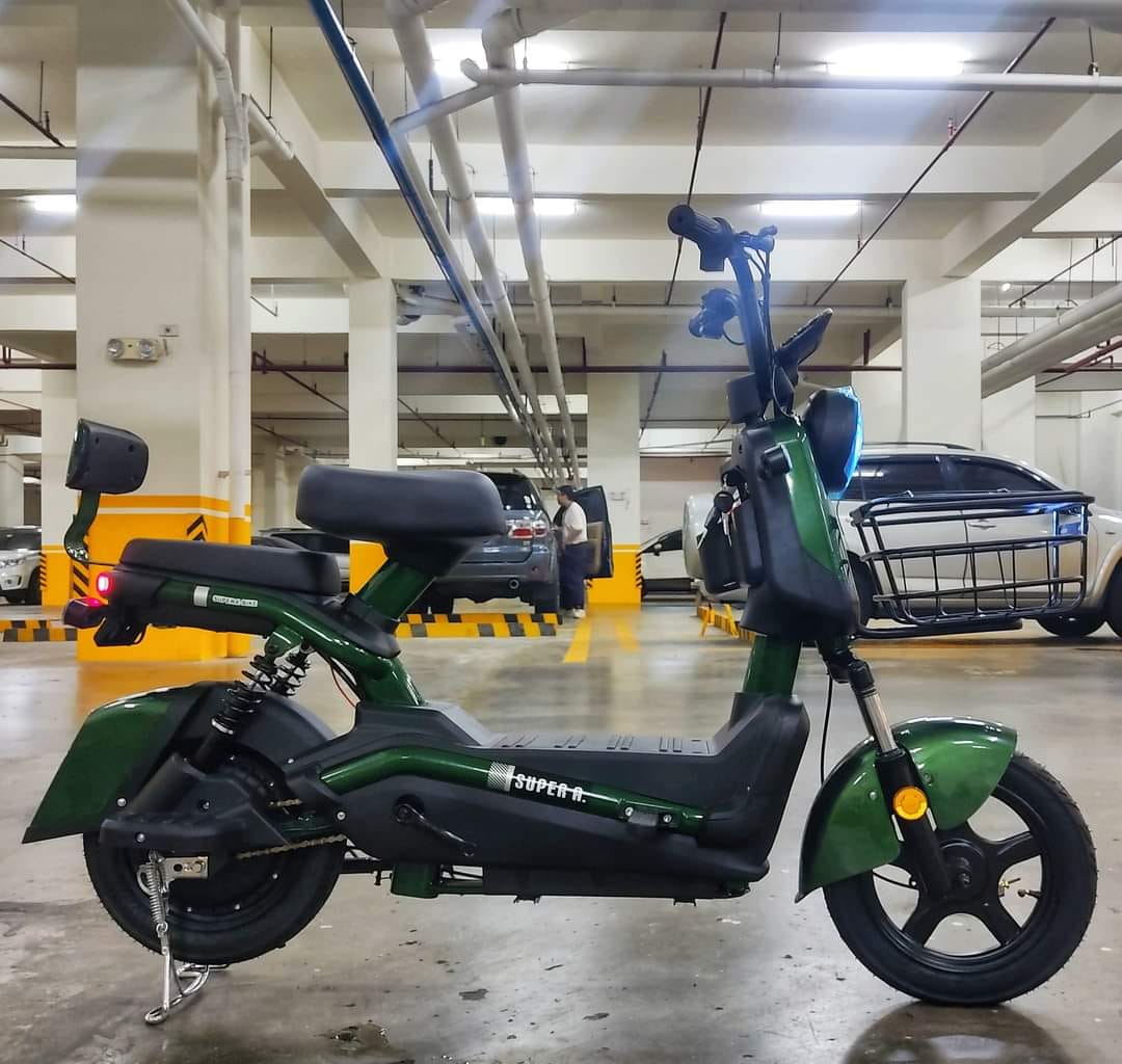 Assorted wheels E-Scooter Ebike Electric Bike 500 watts motor Outdoor  e-bike with Digital Gauge Panel and Anti theft alarm with Free Helmet