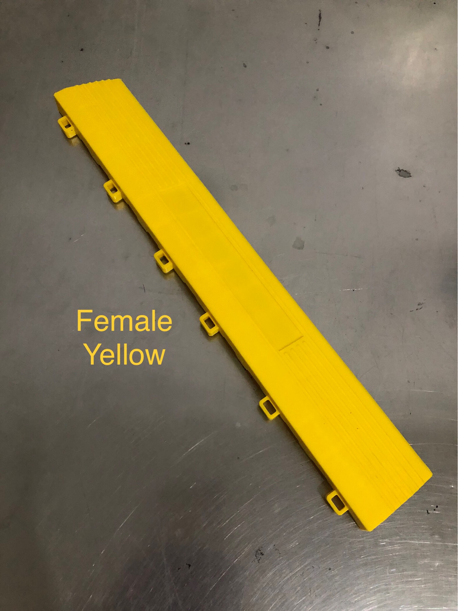 Garage Floor Tile / Event Car Wash Flooring Interlocking Tiles Weight