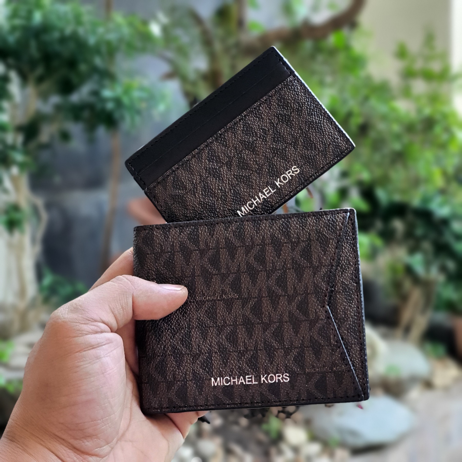 Lys Kirurgi Alfabetisk orden Guaranteed Original Michael Kors Mens Set Two Piece Leather Billfold Wallet  With PVC Card Case - Brown | Lazada PH