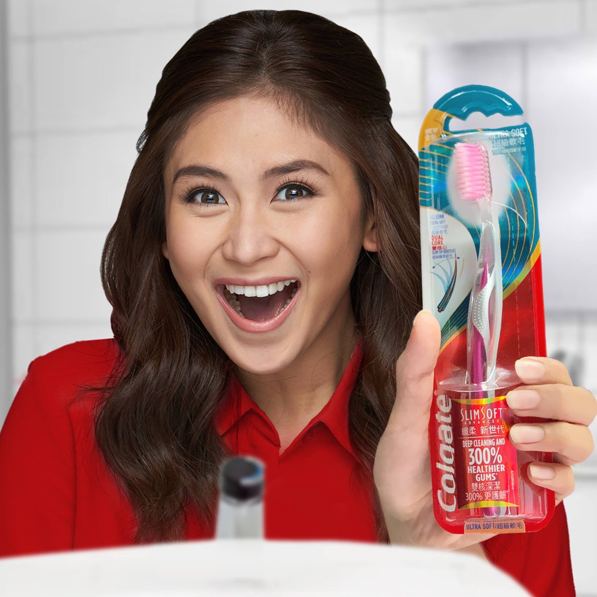 close up toothpaste endorser