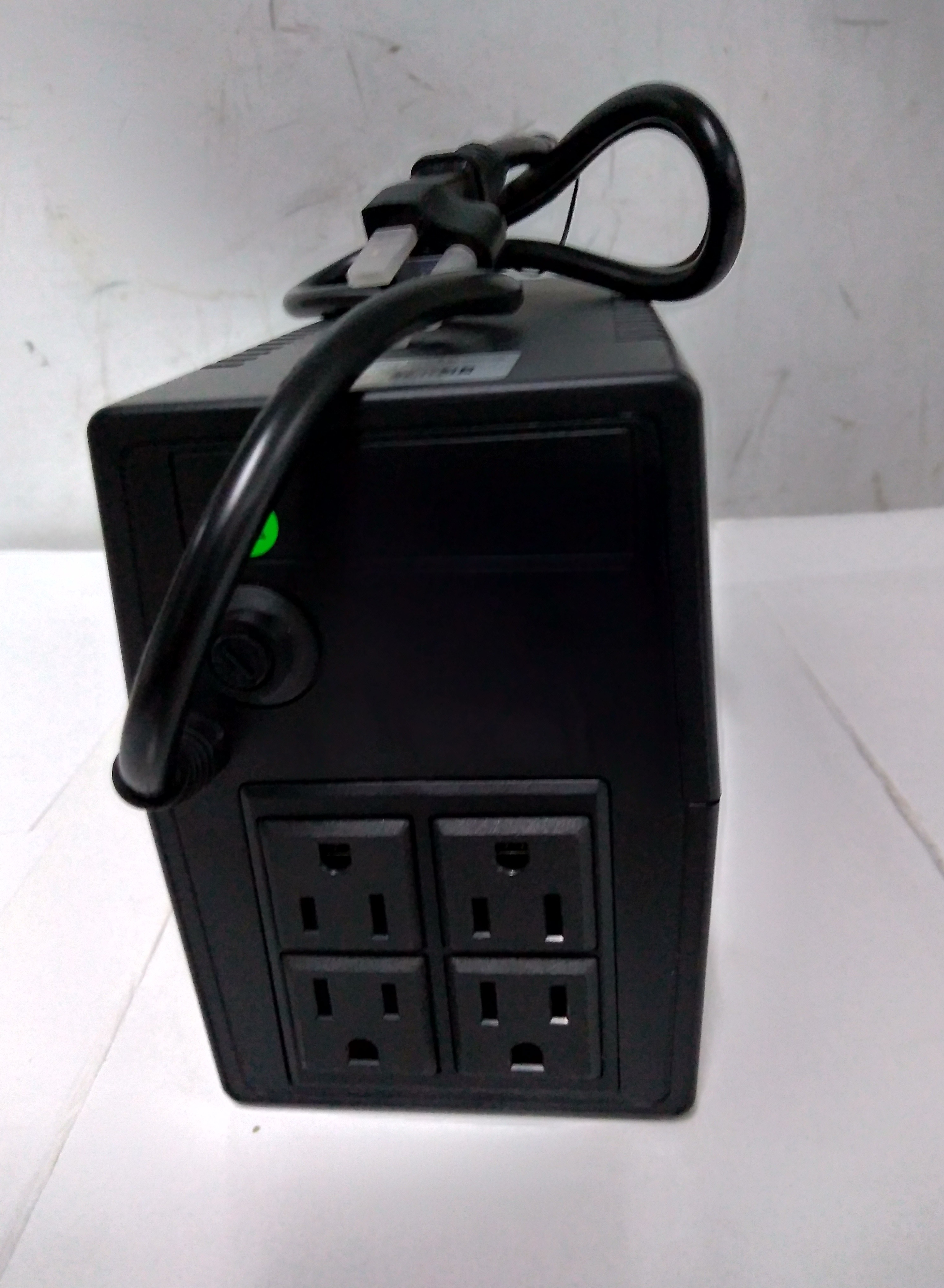 Ilogic Blazer 1000VA Line Interactive UPS | Lazada PH