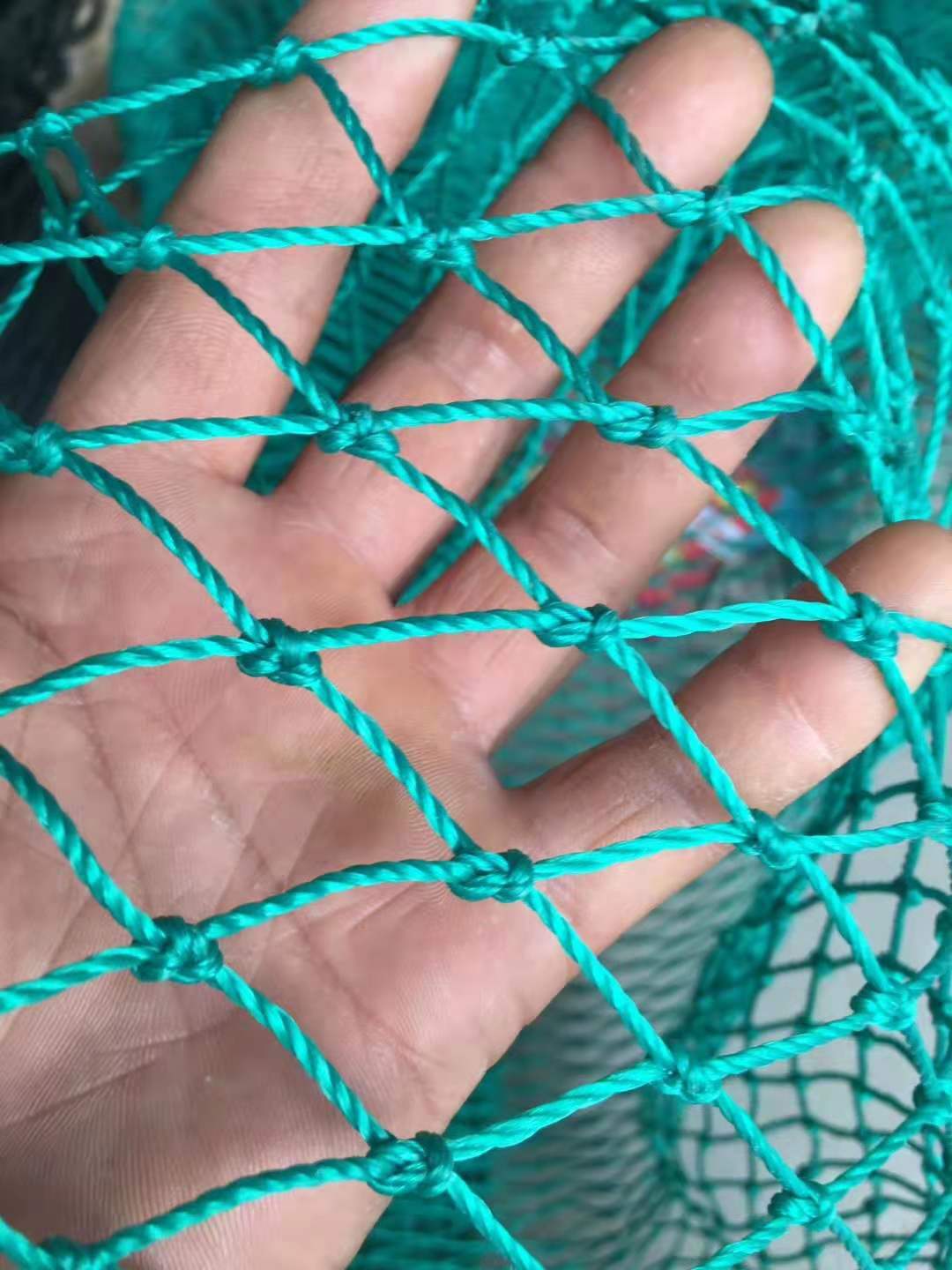 Fishing net cage pulling net blocking river net fish culture cage