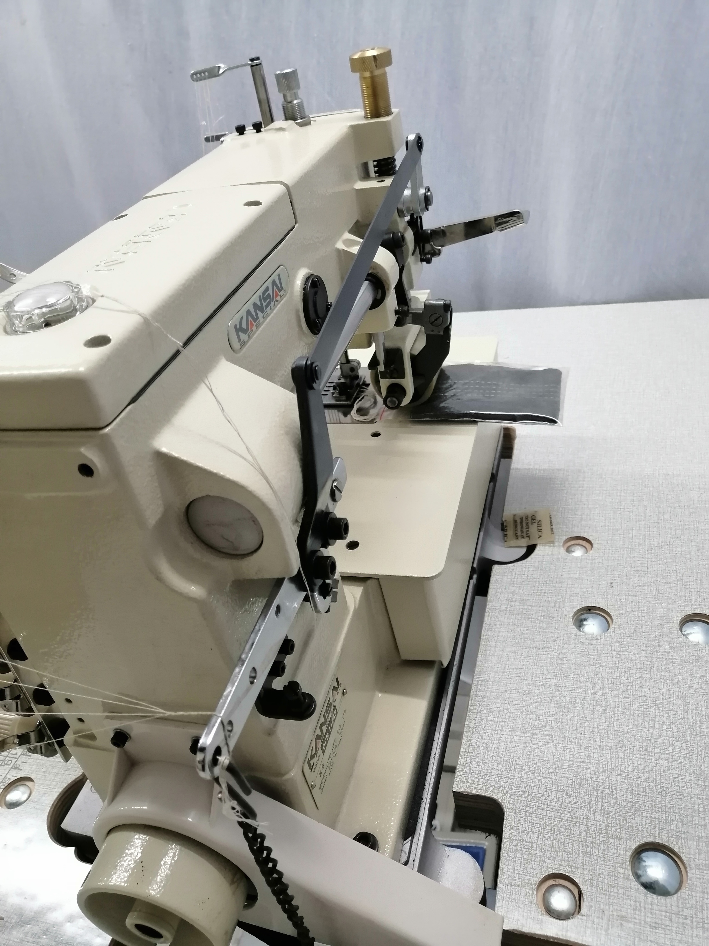 KANSAI SPECIAL MODEL DFB-1404 GARTERING MACHINE