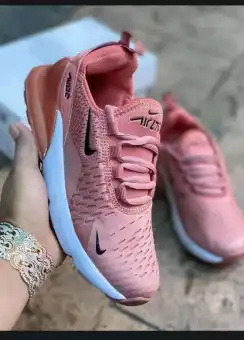 salmon colored nike shoes
