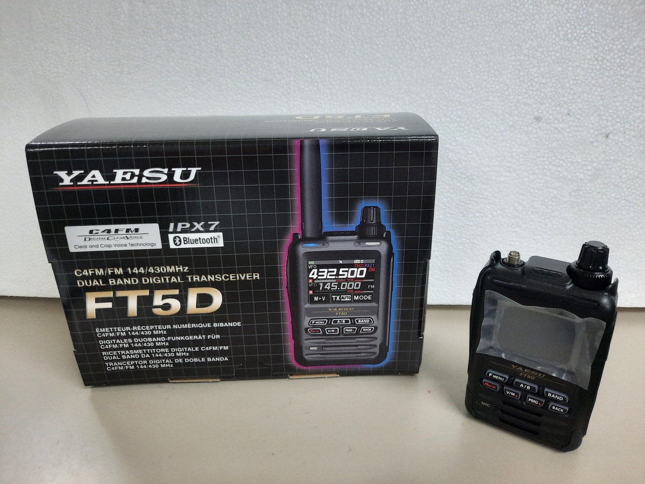  YAESU Yaesu FT-5DR C4FM/FM 144/430MHz Dual Band 5W Digital  Transceiver with Touch Screen Display Black : Electronics