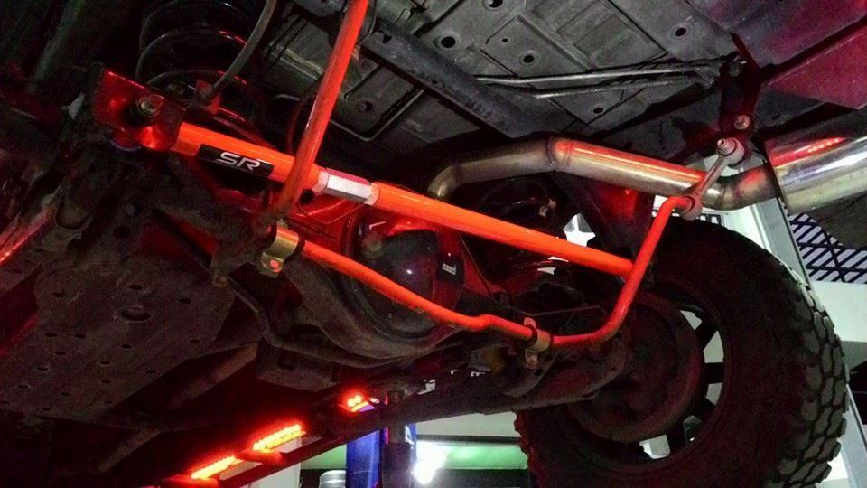 Panhard Rod latteral rod Adjustable for Navara NP300 lifted rear wheel