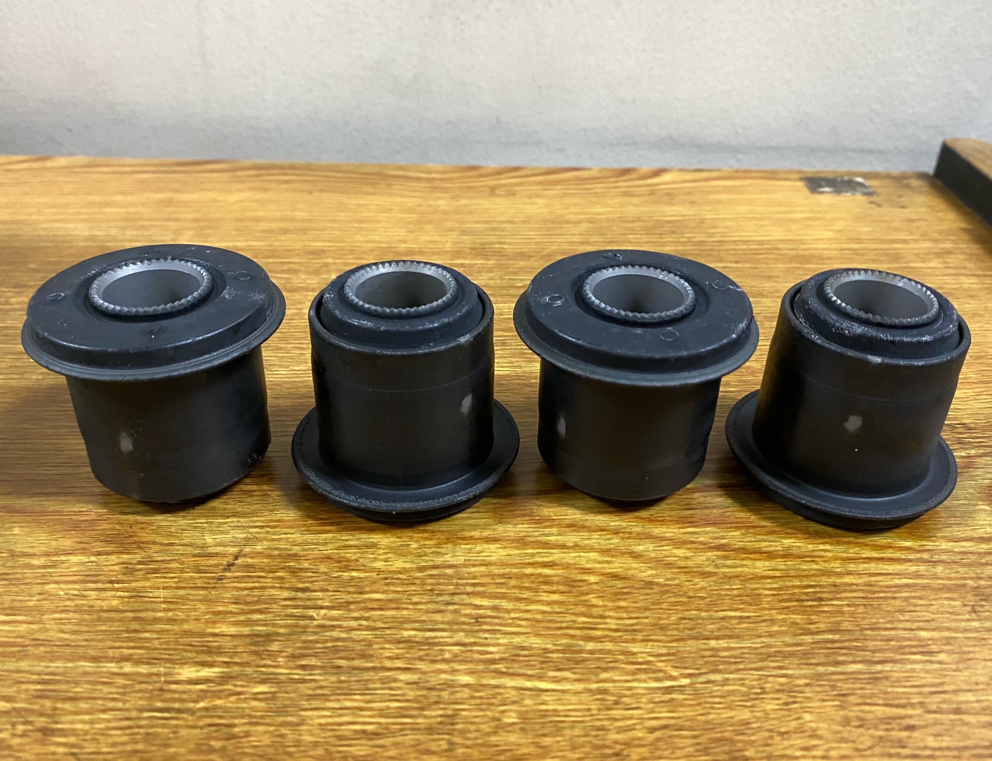 ISUZU UPPER SUSPENSION ARM BUSHING (4pcs) Crosswind Sportivo TFR FUEGO