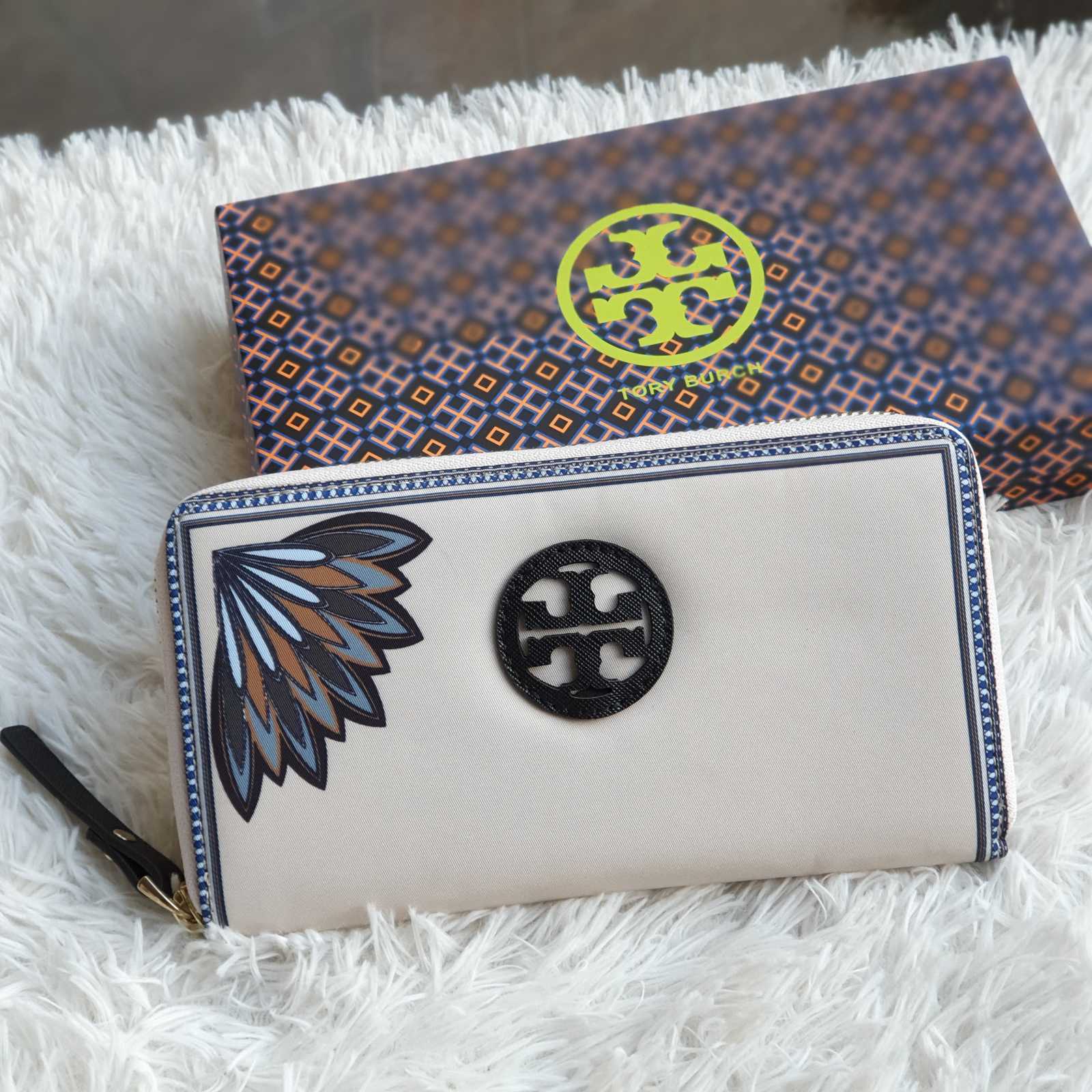 .Y . Kerrington Zip Continental Nylon Wallet with Printed  Design - White with Boarder and Flower Women's Long Wallet | Lazada PH