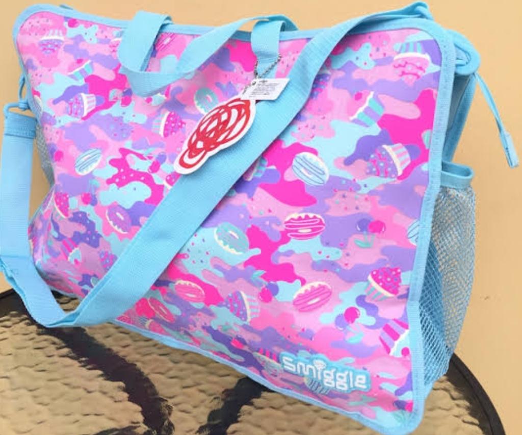 smiggle folder bag