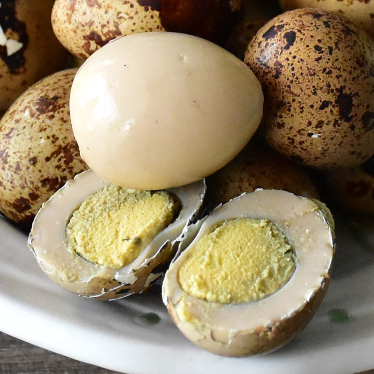 400 grams of canned quail eggs made of Jinhua ham juice. Pot-stewed