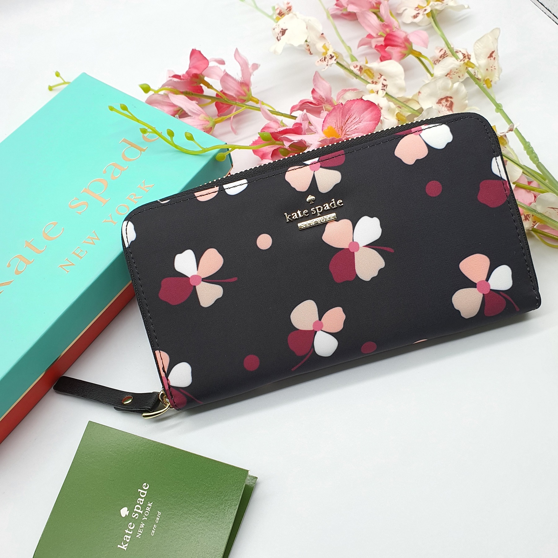 Kate Spade Classic Lyla Wallet - Multicolors Flower Concept Design in Black  Nylon Zip Around Wallet | Lazada PH