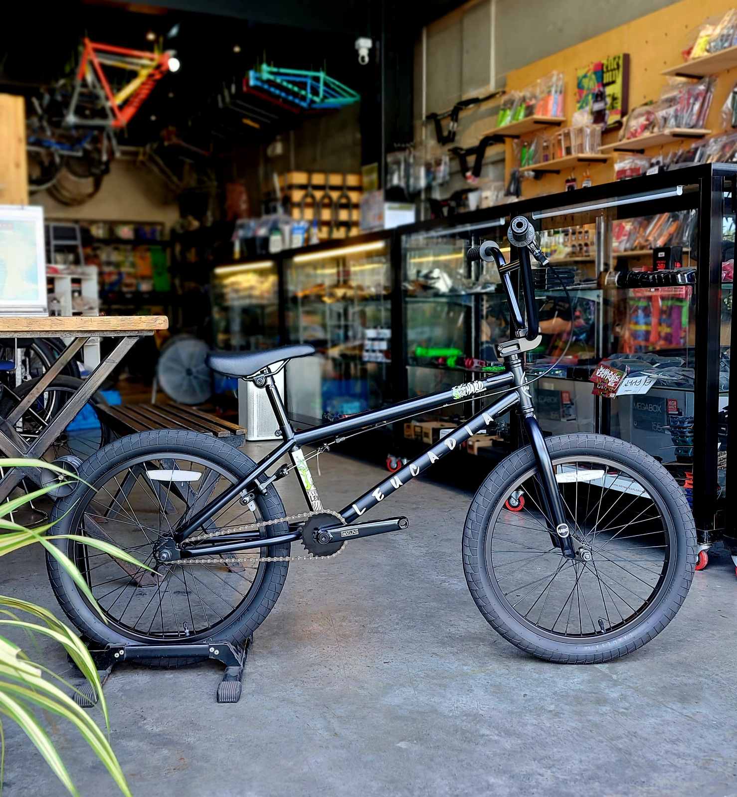 BMX HARO BOULEVARD 始まり 20.5 屋根下長期保管