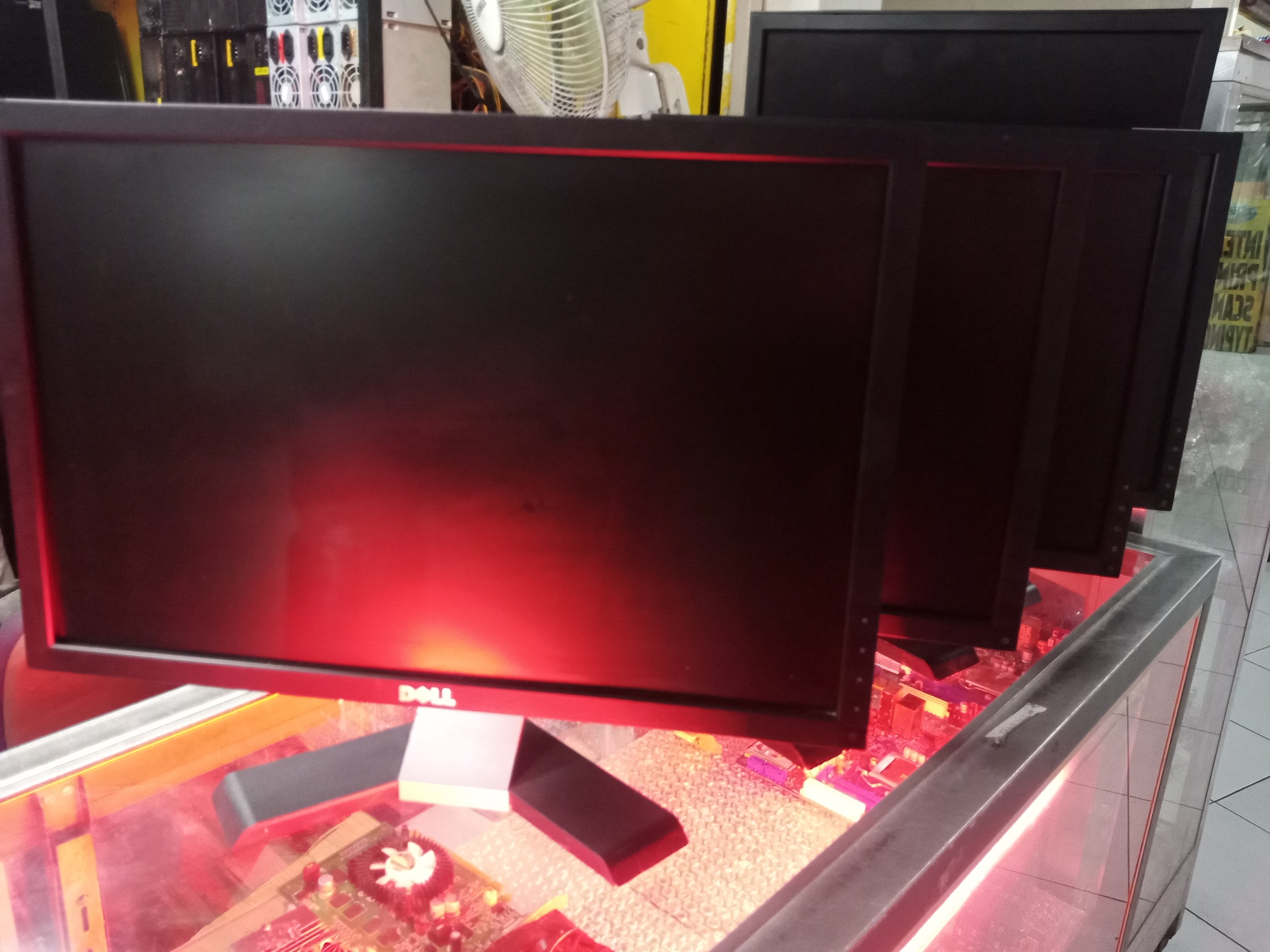 monitor dell/hp 17 inches lcd monitor 