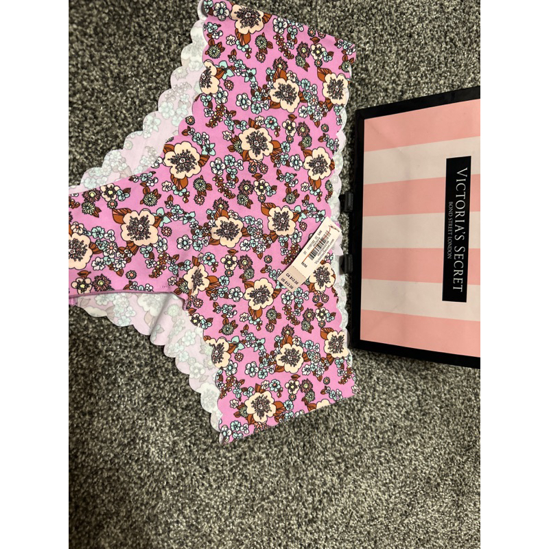 Victoria's Secret Seamless Underwear Panty Bought in U.S available in  Medium size onhand t