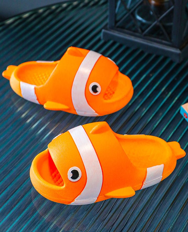 T&H BABIES) Children slipper with cute clown fish design colorful