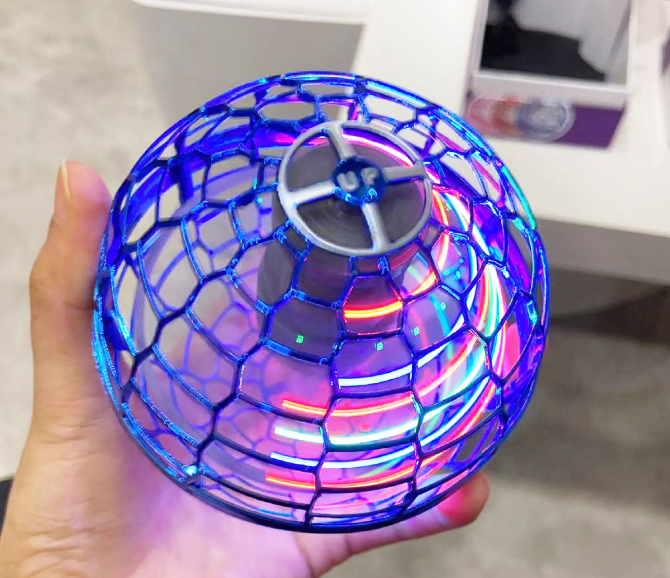 Creative Fingertip Flying Gyro Ball Toys Cute Induction