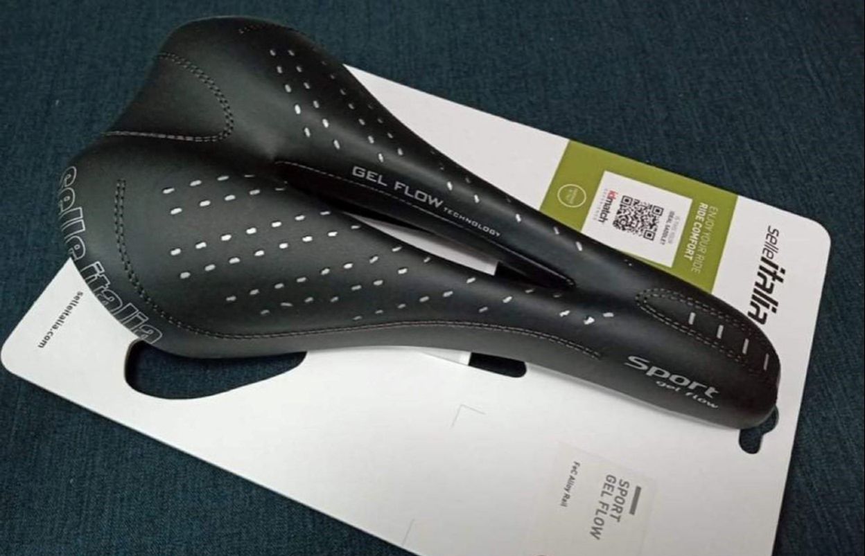 Selle Italia ST5 FLOW SPORTOURING – S2 – 155x276mm – 396g – Neuf