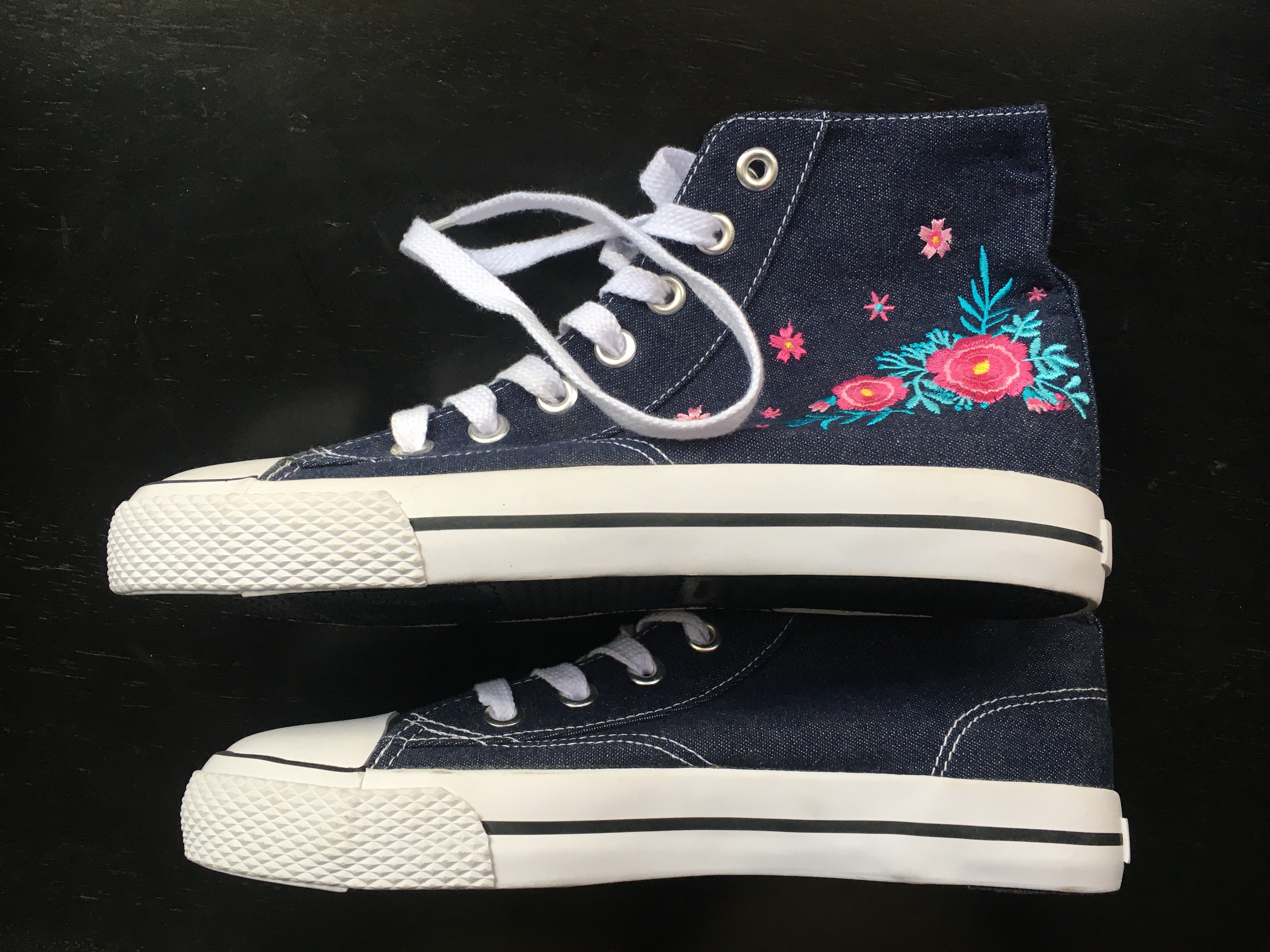 high top skate shoes