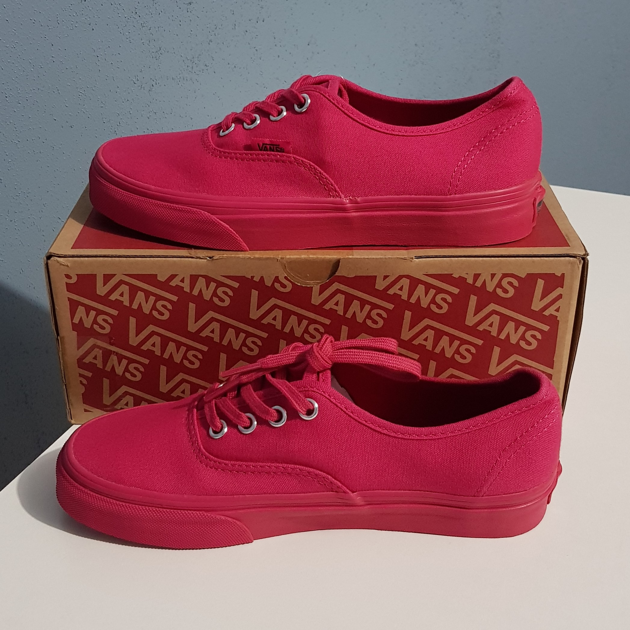 VANS Mono Women's Shoes / Red 